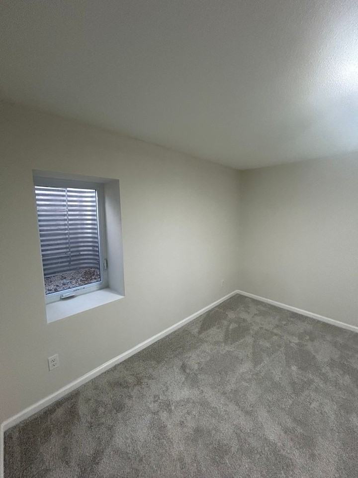 1208 N Brunswick St - Photo 4 of 22