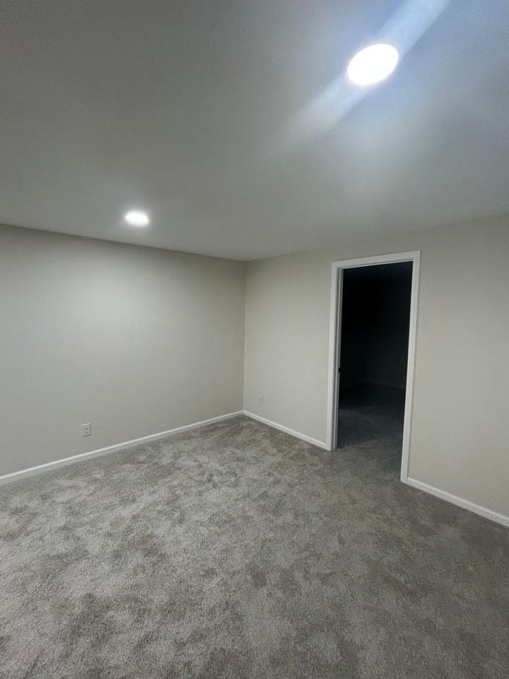 1208 N Brunswick St - Photo 7 of 22