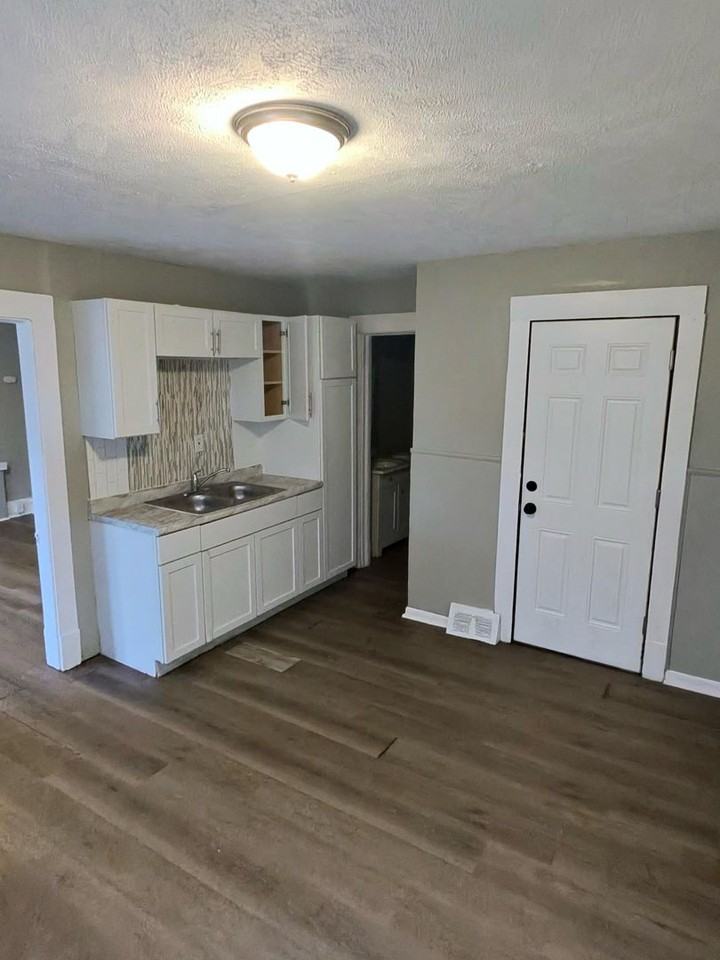 10514 MT AUBURN - Photo 2 of 19
