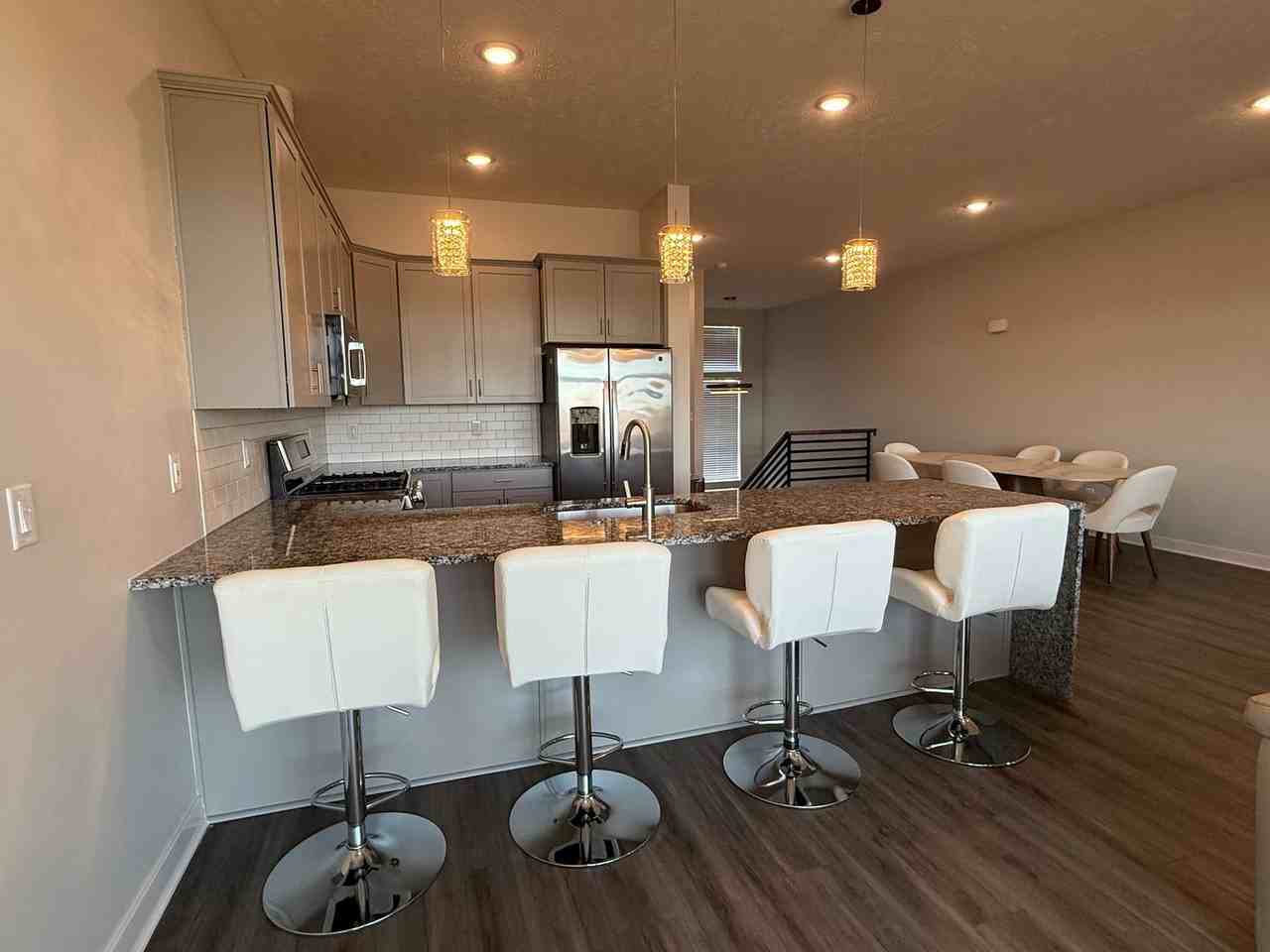 622 N 46th St - Photo 4 of 26