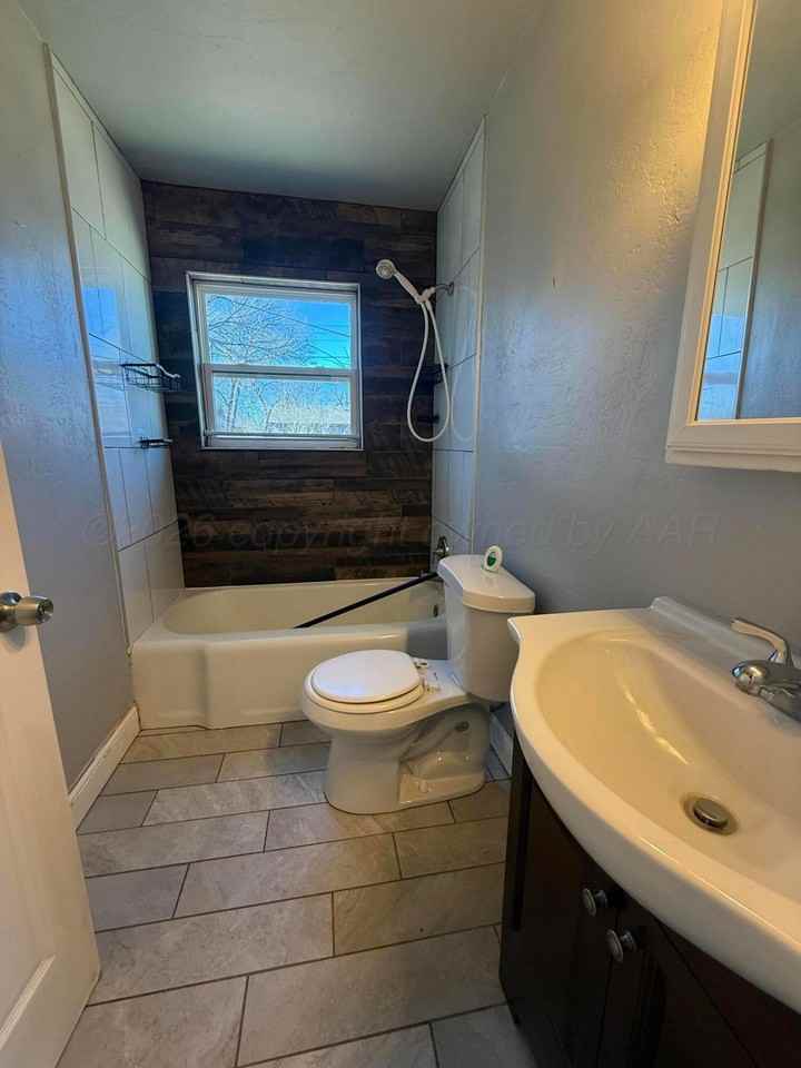 4008 S Van Buren St - Photo 4 of 7