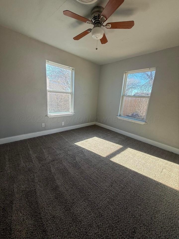 4008 S Van Buren St - Photo 5 of 7