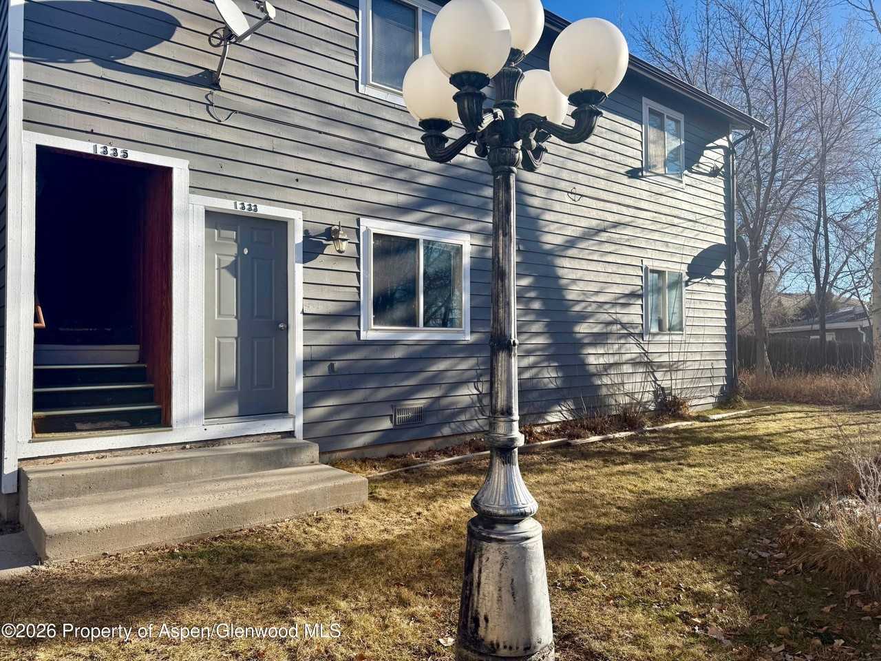 1333 E Victory Way - Photo 2 of 12