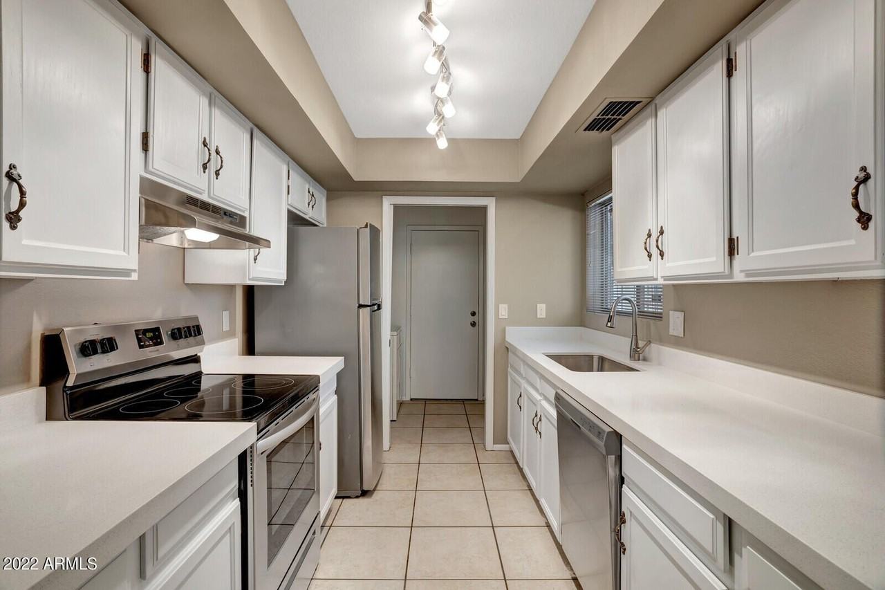 4573 W Mclellan Rd - Photo 5 of 26