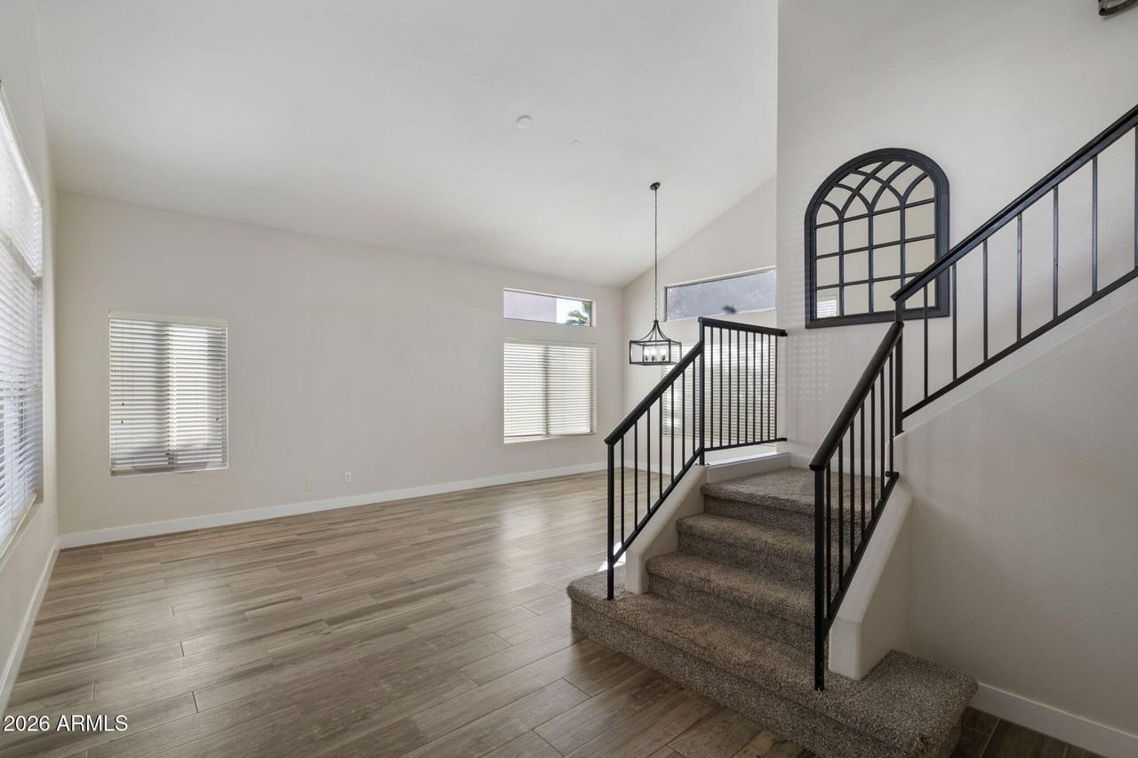 1883 W Falcon Dr - Photo 2 of 30