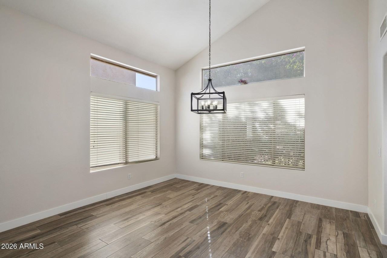 1883 W Falcon Dr - Photo 4 of 30