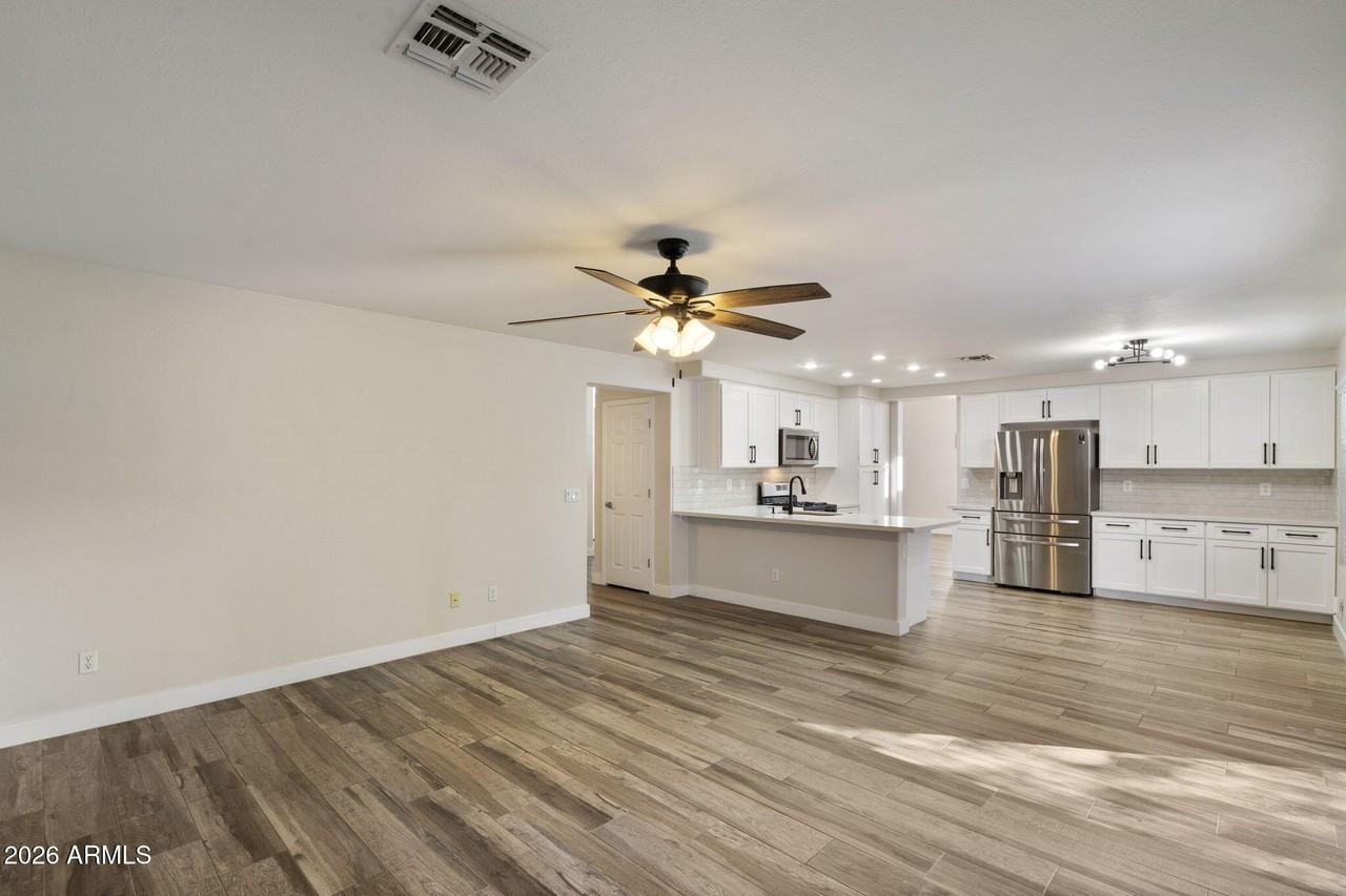 1883 W Falcon Dr - Photo 6 of 30