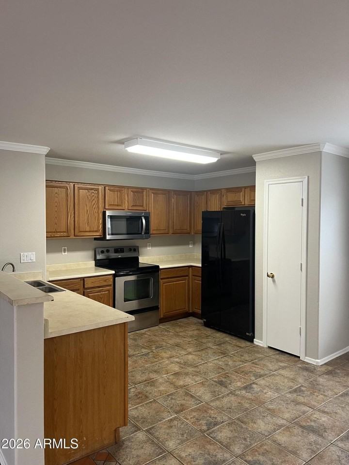 8133 W Magnolia St - Photo 2 of 8