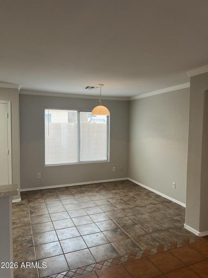 8133 W Magnolia St - Photo 3 of 8