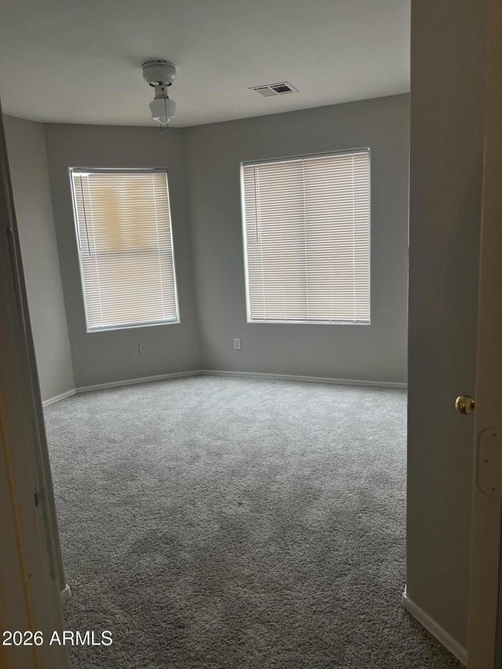 8133 W Magnolia St - Photo 5 of 8