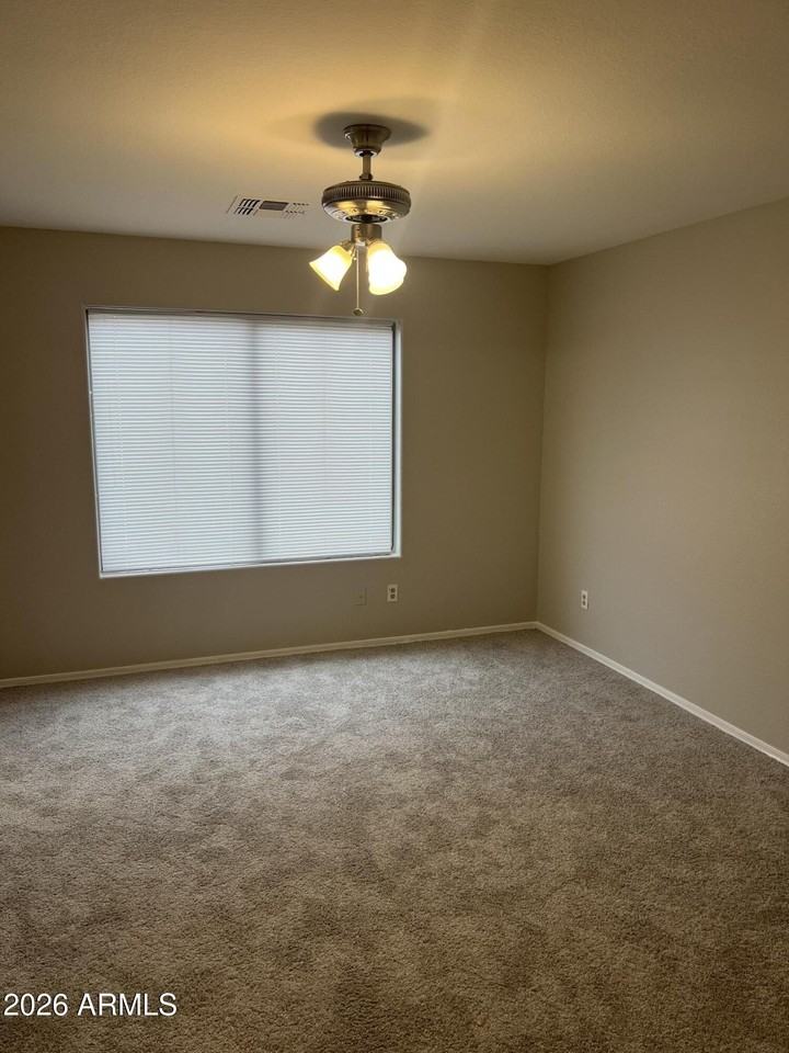 8133 W Magnolia St - Photo 6 of 8