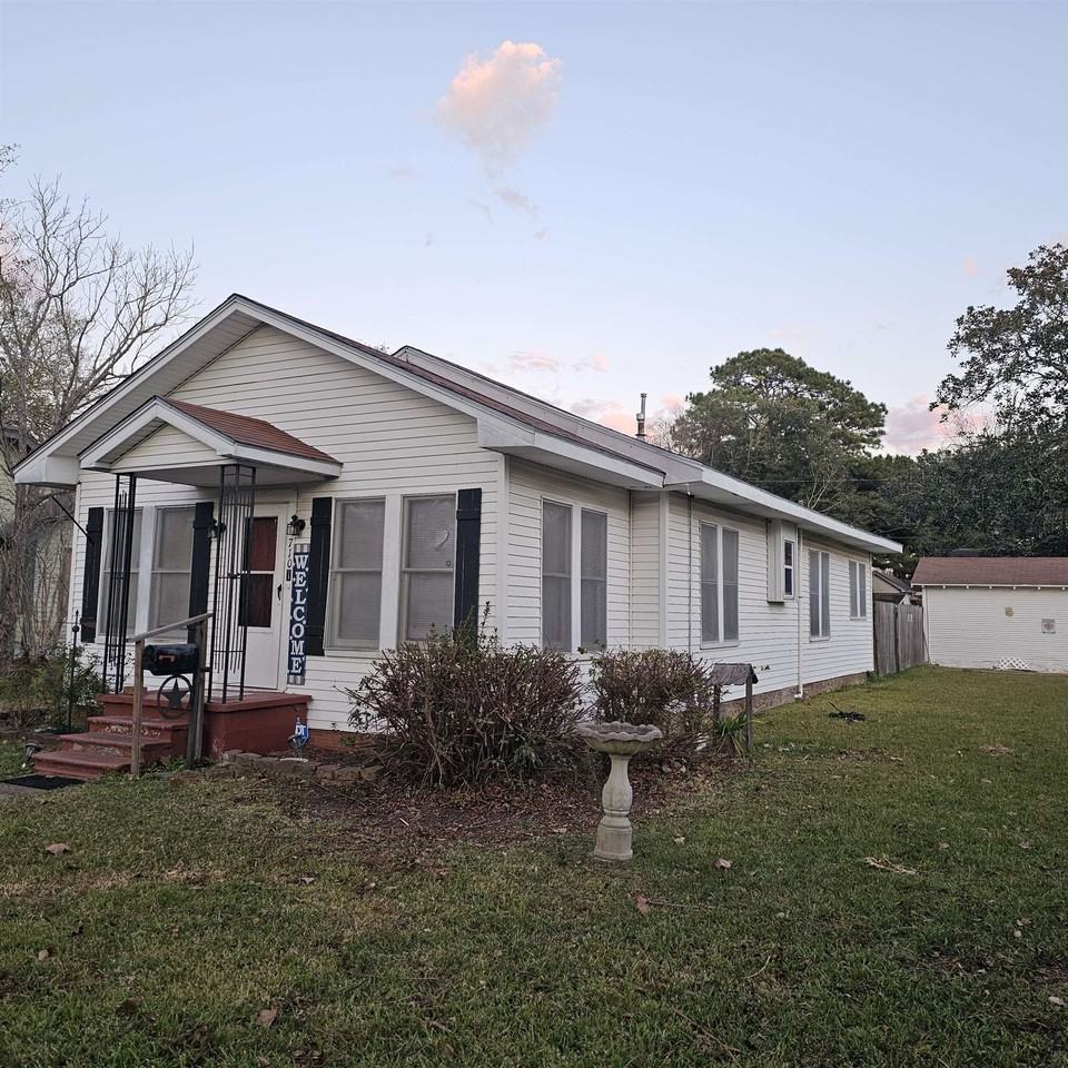 710 N 10th St - Photo 3 of 33