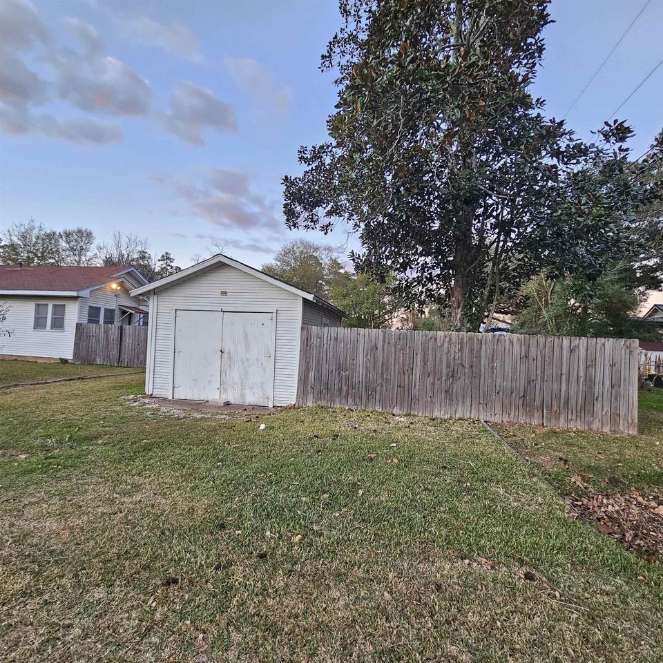 710 N 10th St - Photo 5 of 33