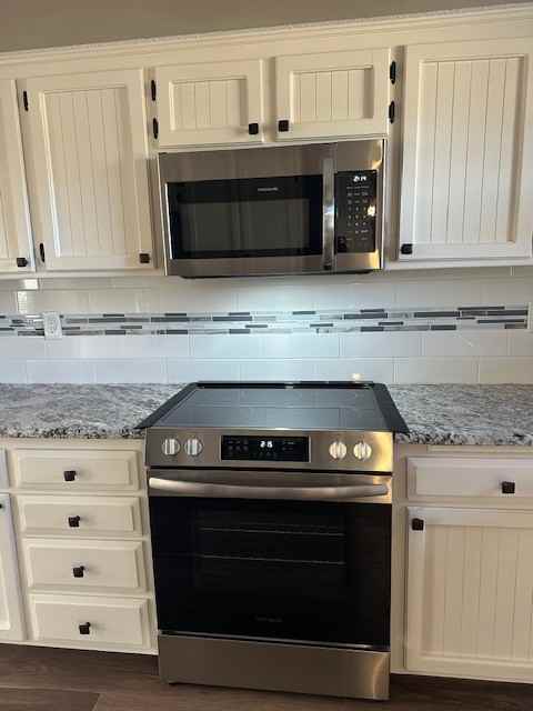 305 Se 2nd St #1 - Photo 3 of 25