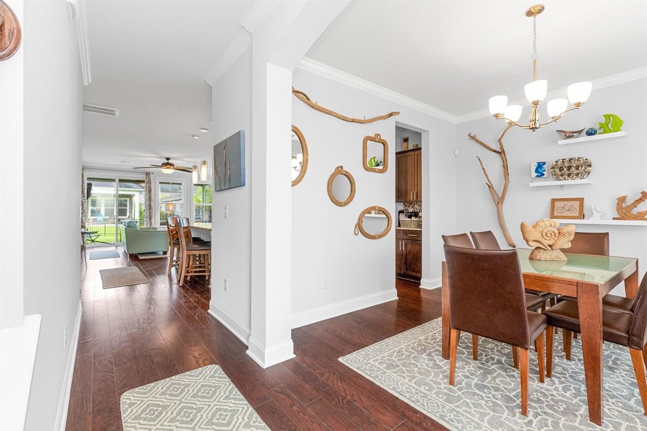 1399 Berkshire Ave - Photo 3 of 30