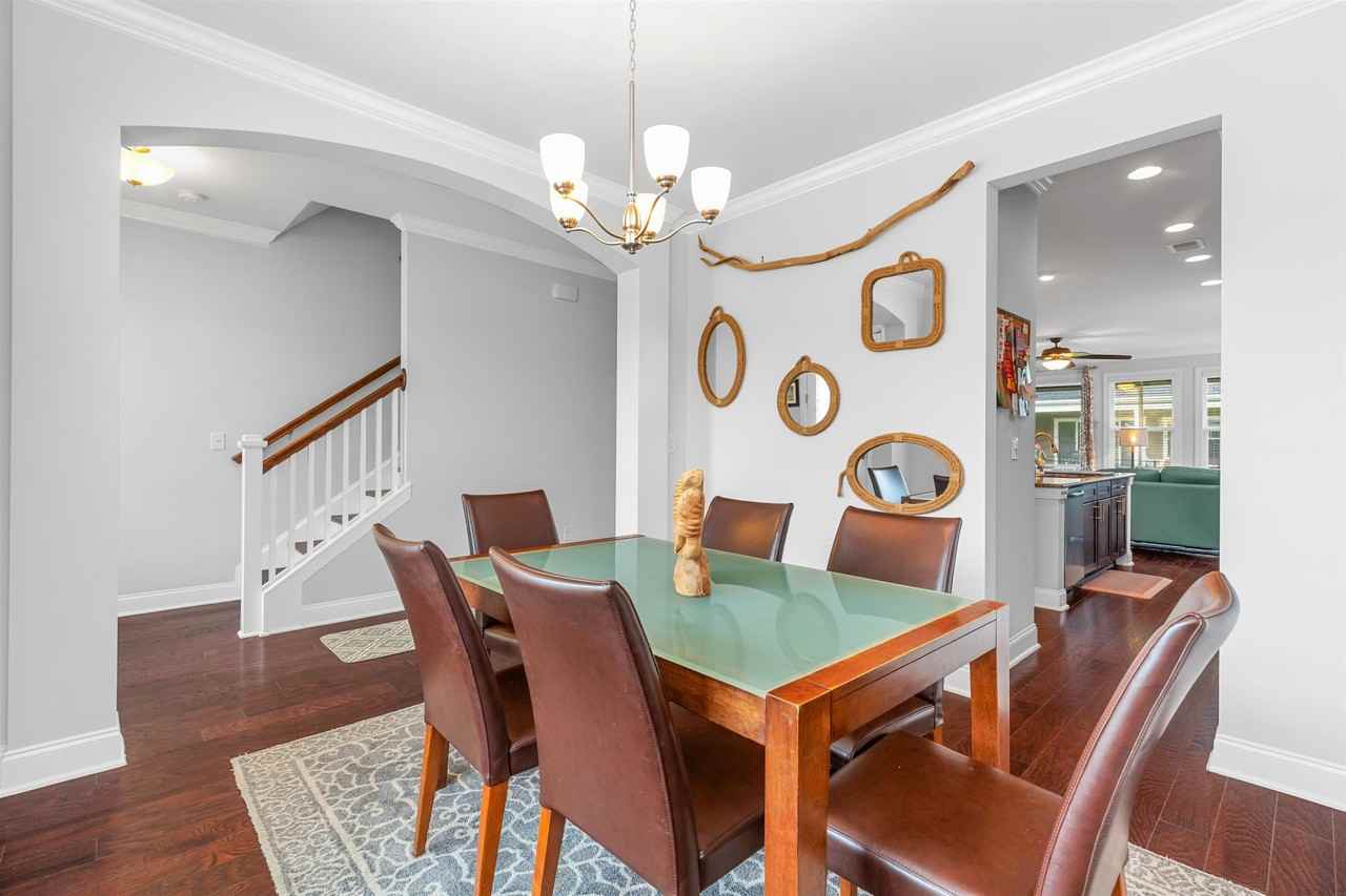 1399 Berkshire Ave - Photo 5 of 30