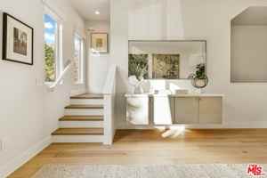 featured image of 3230 S Barrington Ave