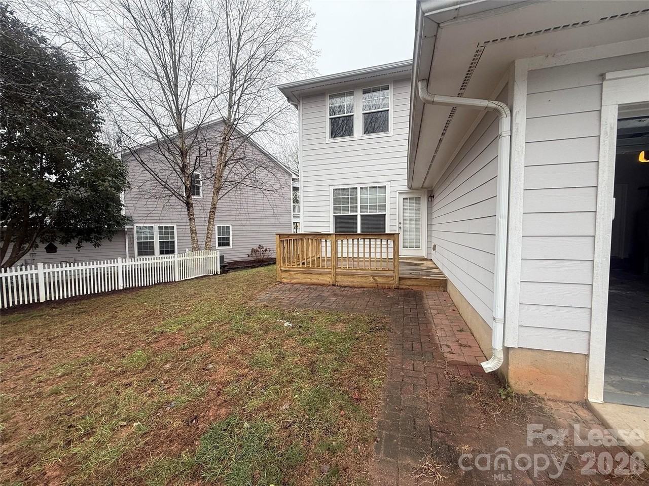 9235 Island Overlook Ct - Photo 6 of 20