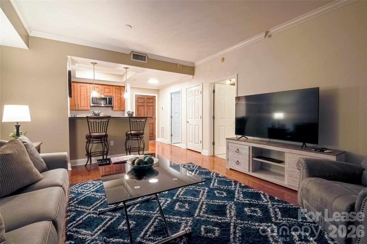 300 W 5th St #439 - Photo 4 of 26