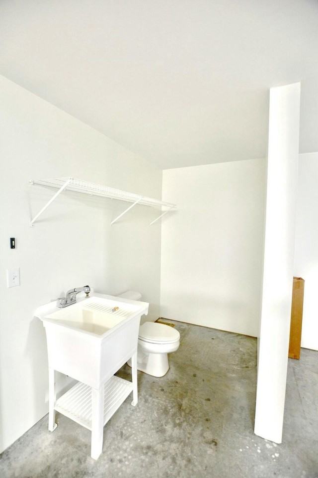 1402 Hamlin Park Cir - Photo 4 of 37