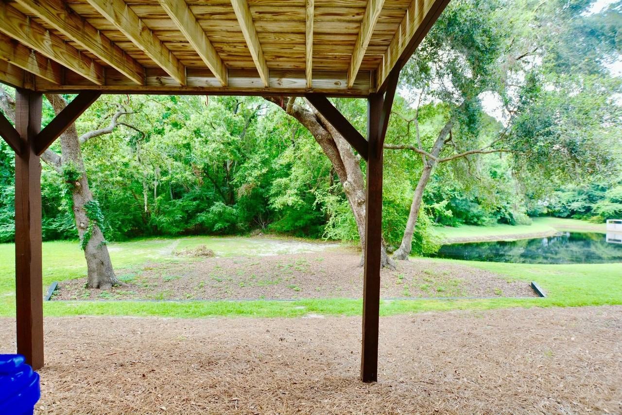 1402 Hamlin Park Cir - Photo 6 of 37