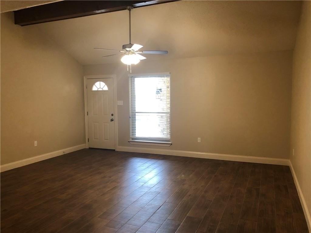 898 Asheville Dr - Photo 4 of 12