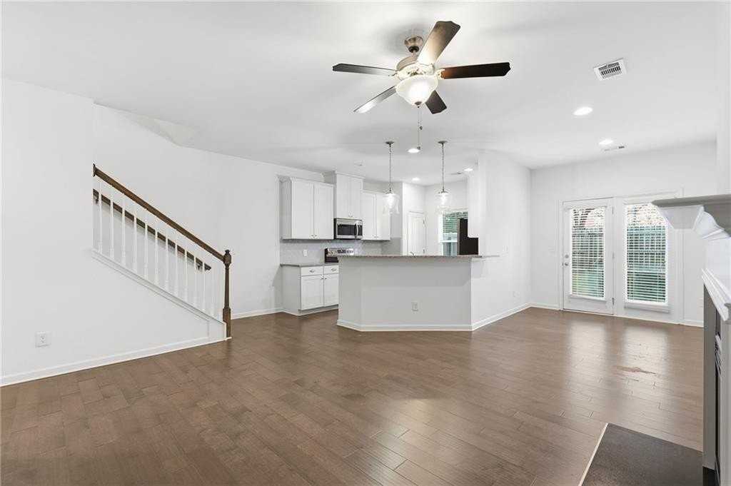 4912 Longview Walk - Photo 2 of 28