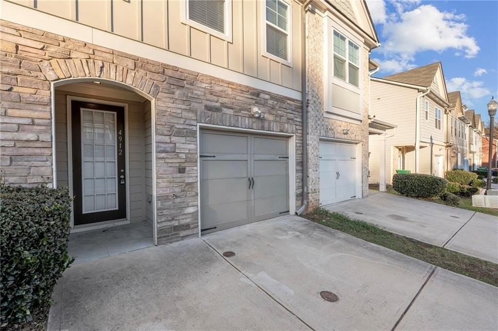 4912 Longview Walk - Photo 3 of 28