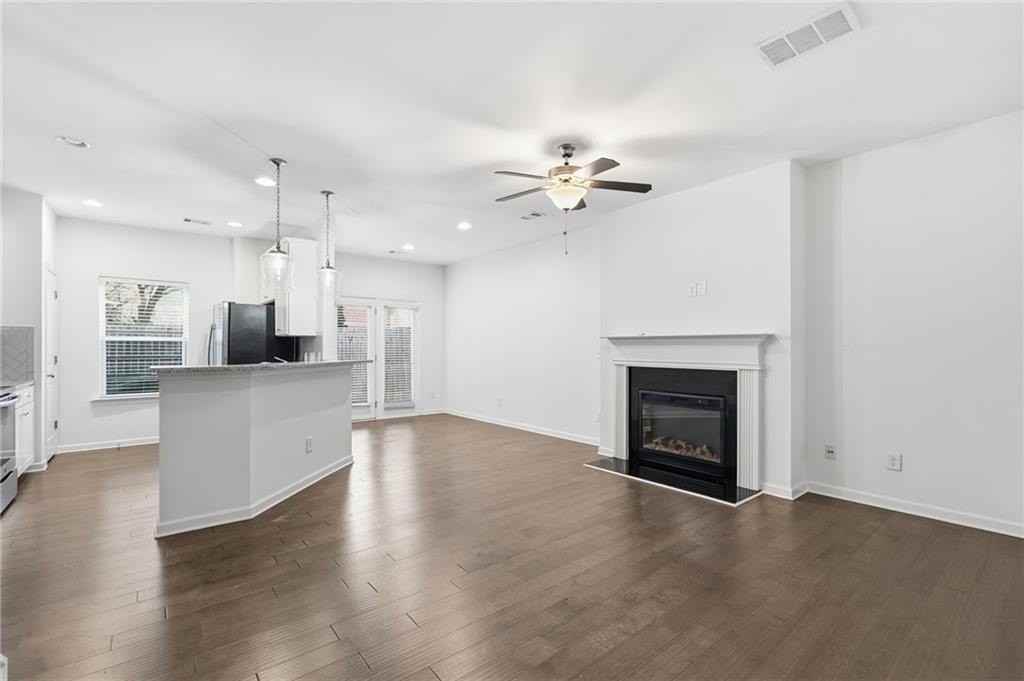 4912 Longview Walk - Photo 4 of 28