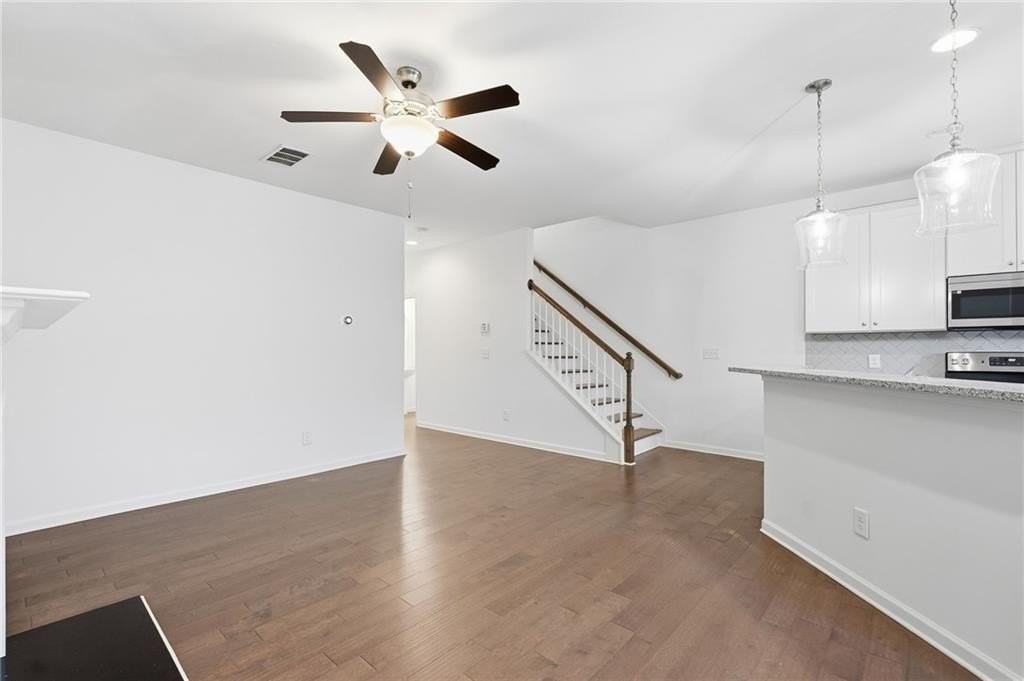 4912 Longview Walk - Photo 5 of 28