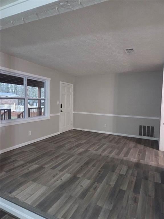 1411 Sycamore Dr Nw - Photo 2 of 14