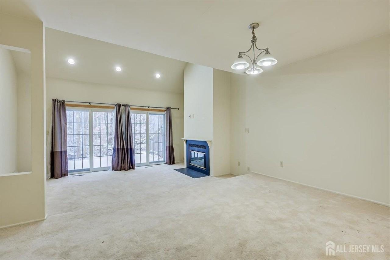 112 Appletree Ct - Photo 4 of 26