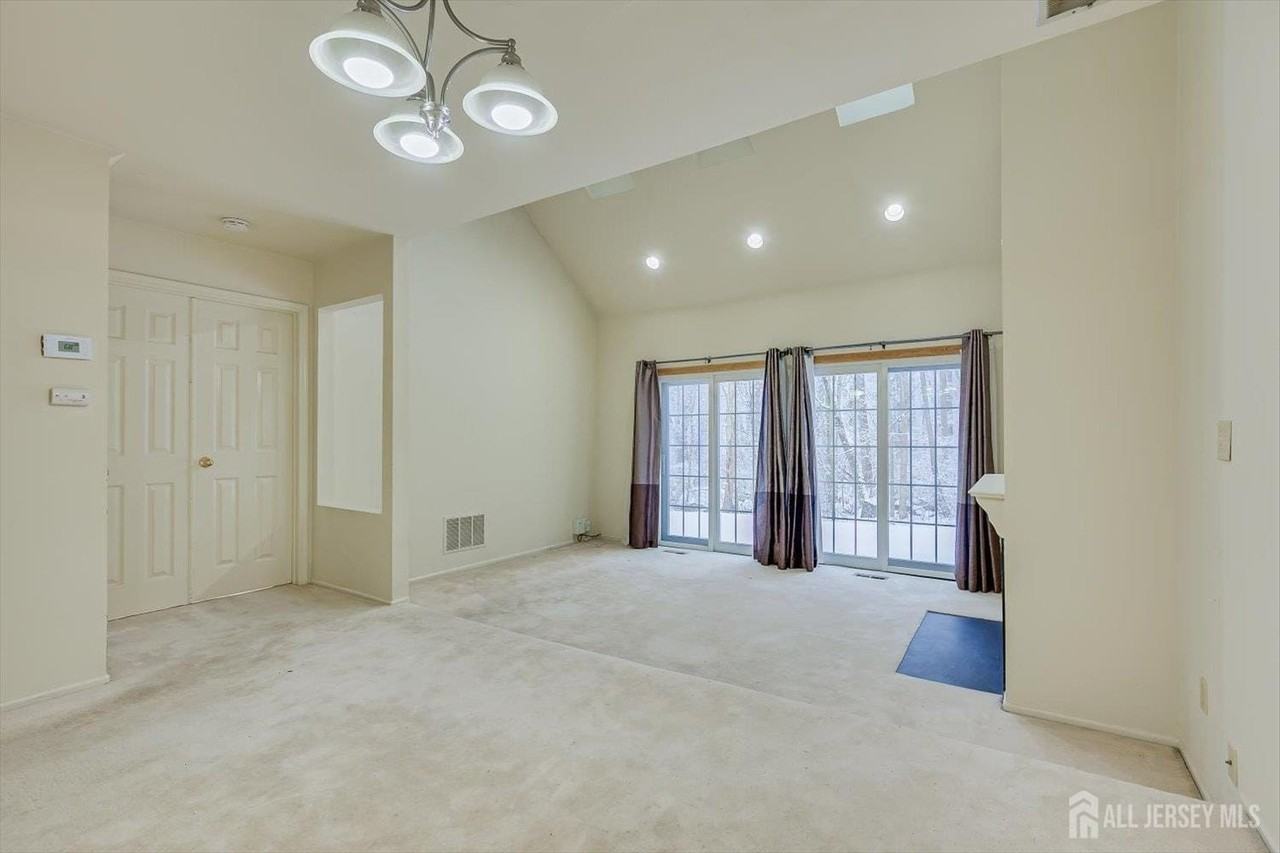 112 Appletree Ct - Photo 5 of 26