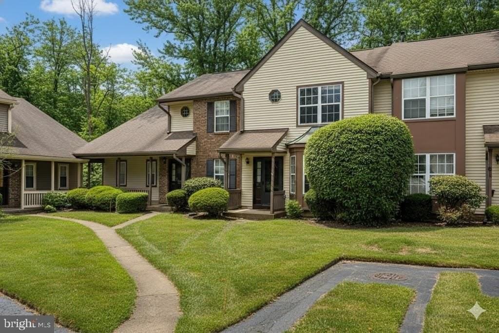 112 APPLETREE COURT COURT - Photo 3 of 36