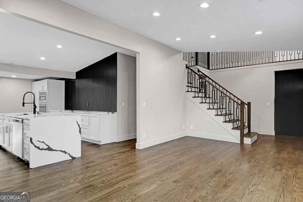 1887 Shalimar Dr Ne - Photo 5 of 24