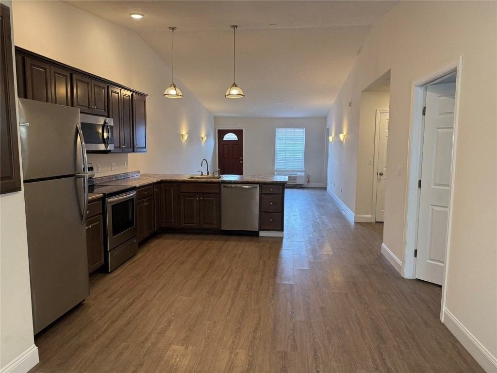 5187 Westgate Dr Apt 15 #15 - Photo 5 of 11