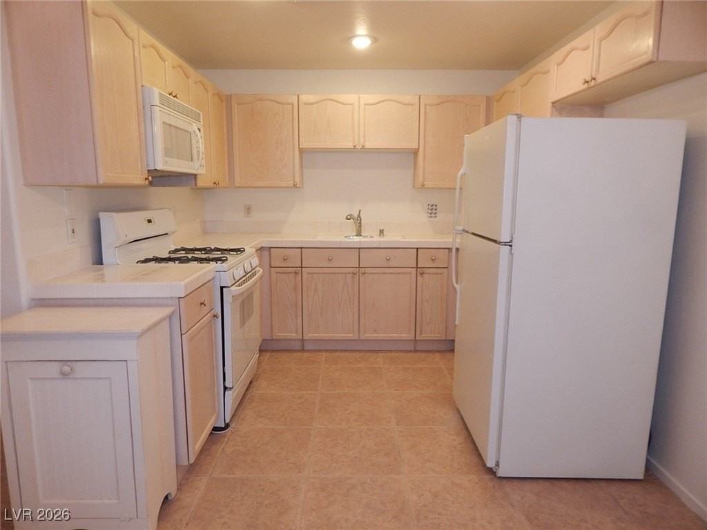 353 Amber Pine St #107 - Photo 6 of 23