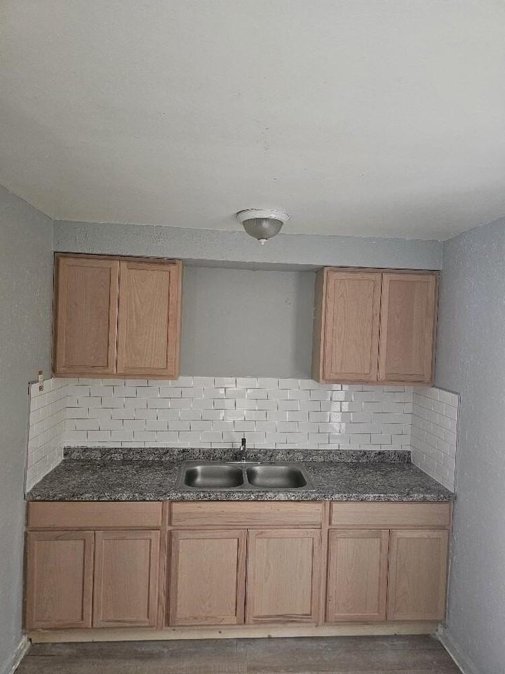 19626 Revere St - Photo 4 of 8