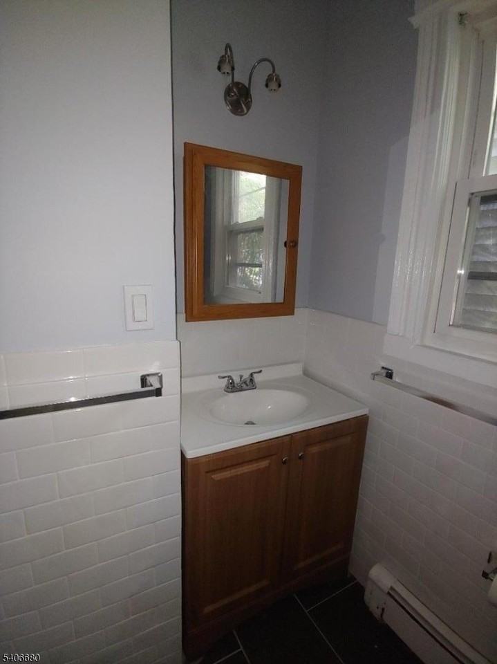 62 Hillyer St #3 - Photo 4 of 11