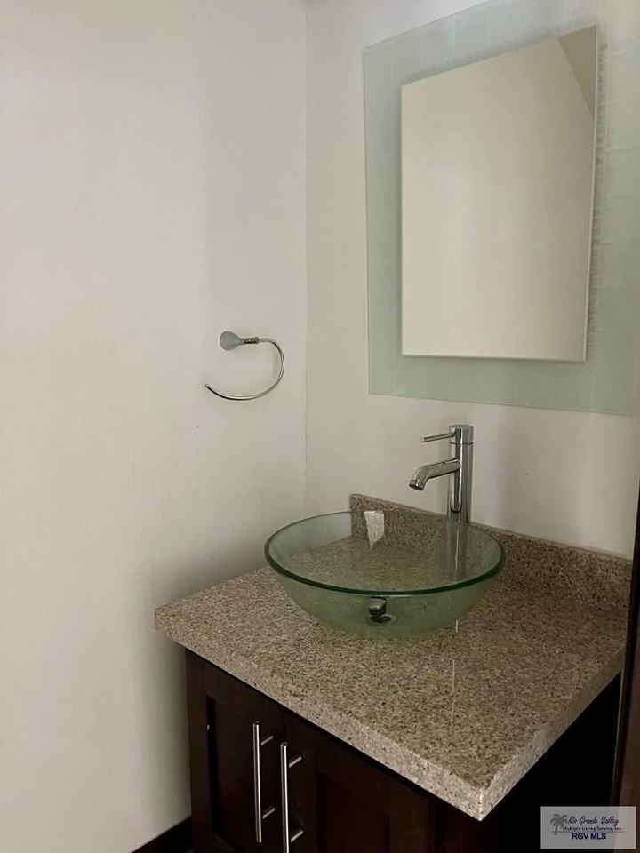 2550 Weslaco Rd #L4 - Photo 4 of 13