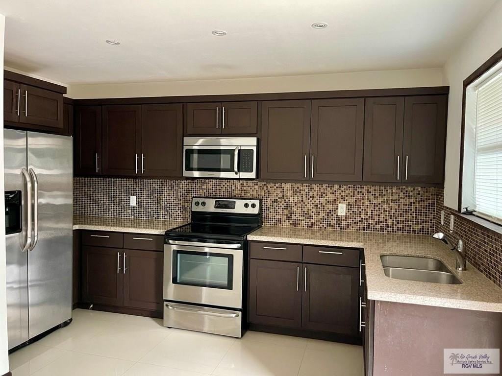 2550 Weslaco Rd #L4 - Photo 7 of 13