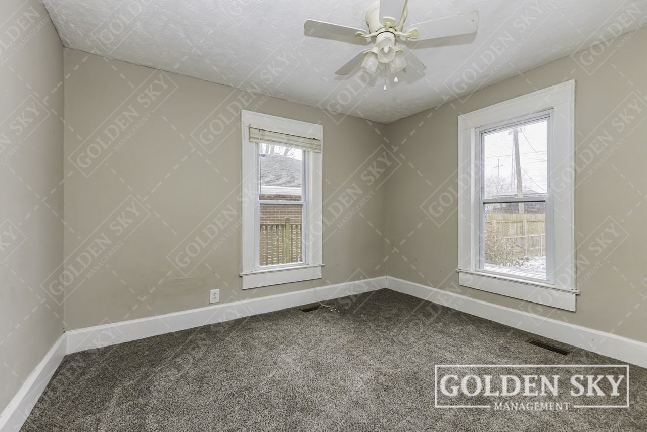 409 S Celia Ave #1 - Photo 5 of 15