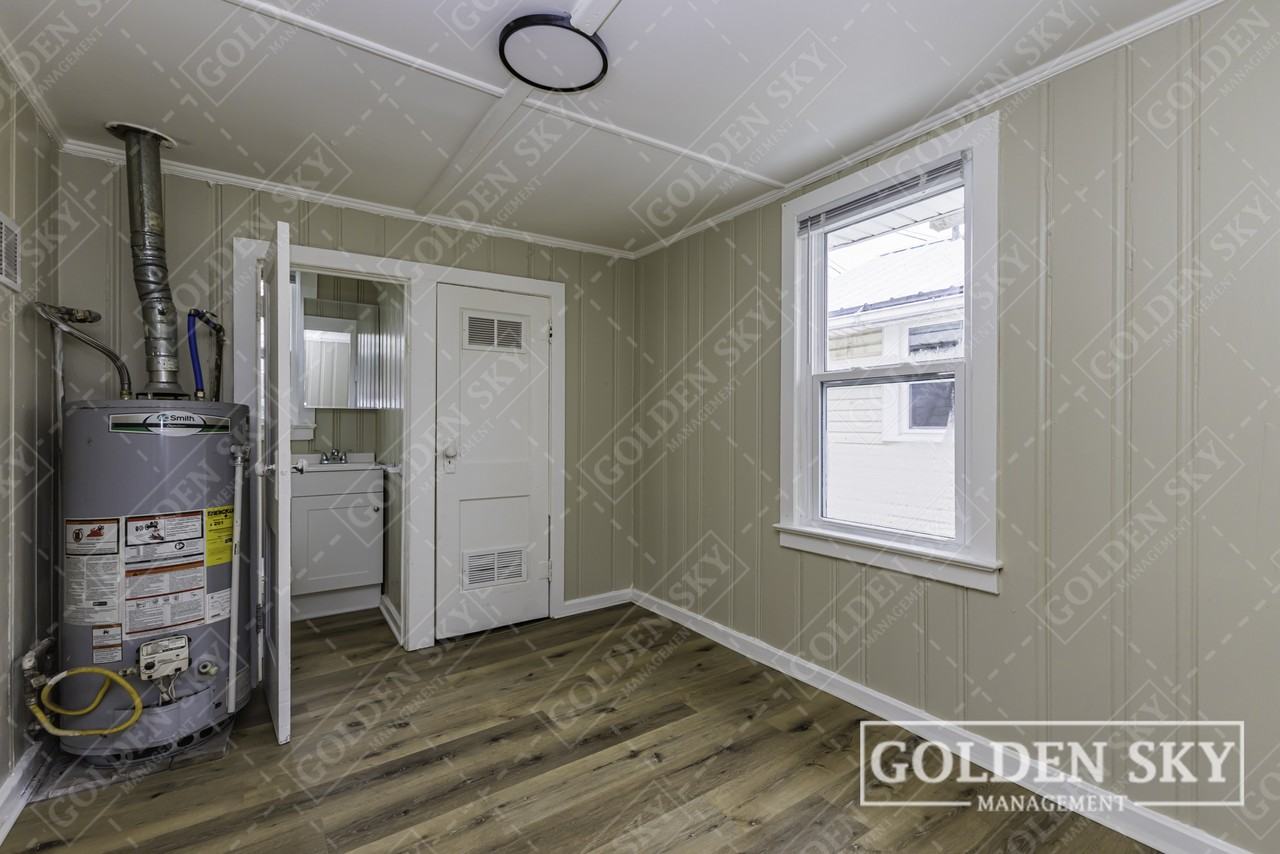 2011 East 18th StreetUnit 4 #NA - Photo 3 of 6