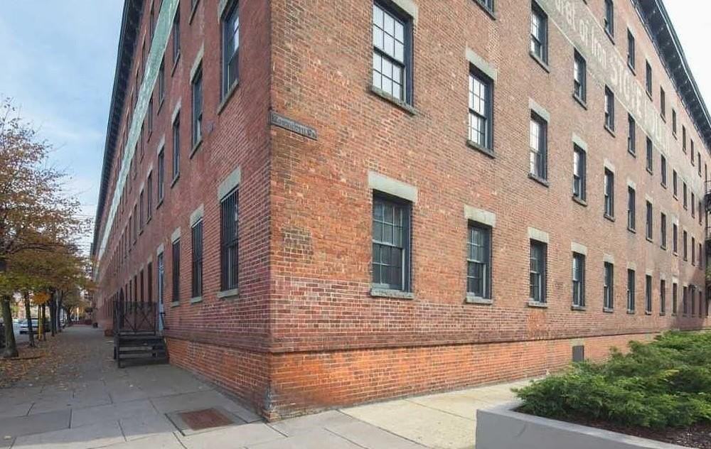 227 Christopher Columbus Dr #129B - Photo 6 of 19