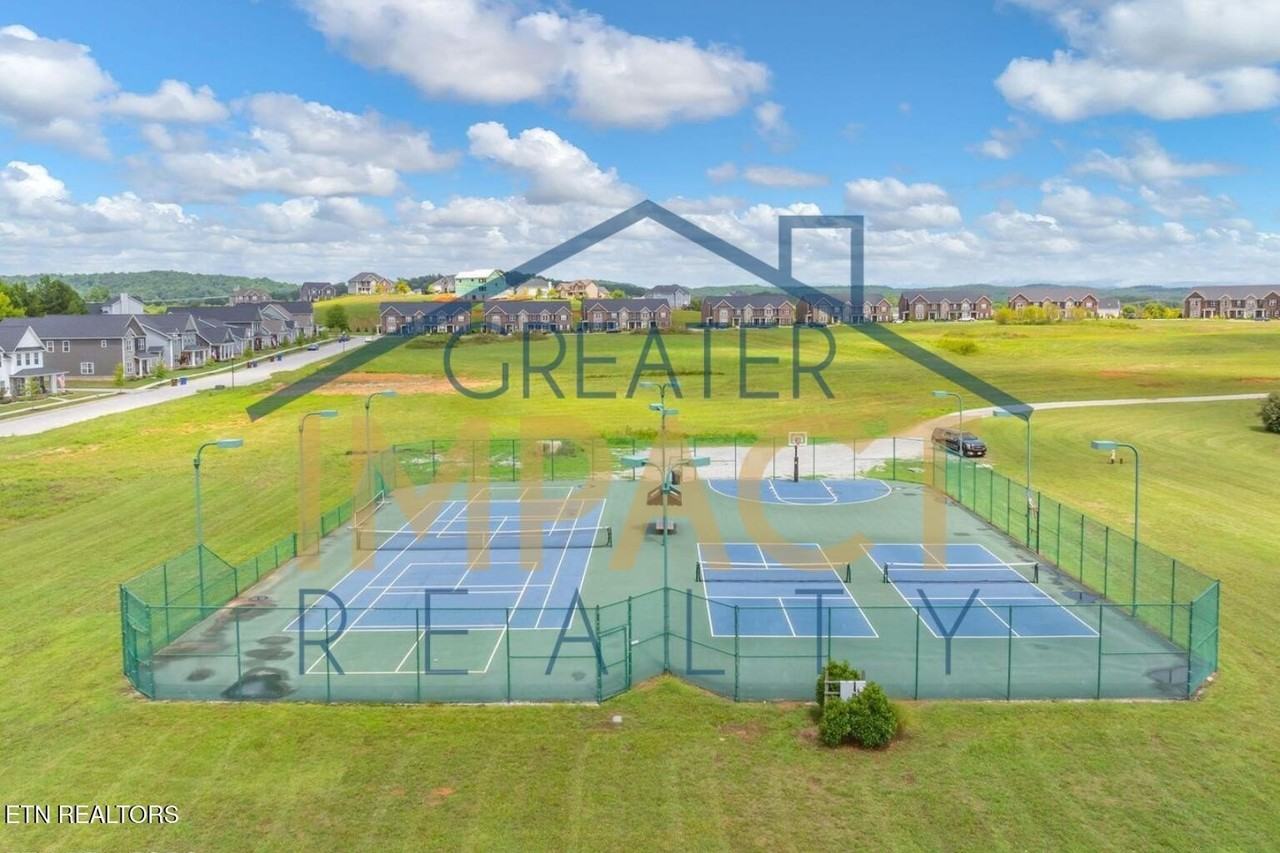 129 Hackberry St - Photo 6 of 31