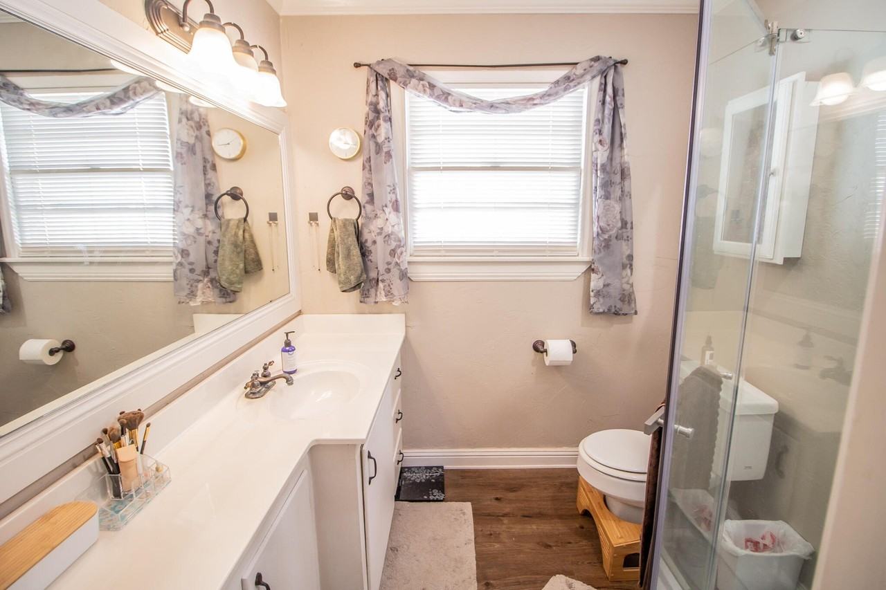 5219 9th St - Photo 2 of 23