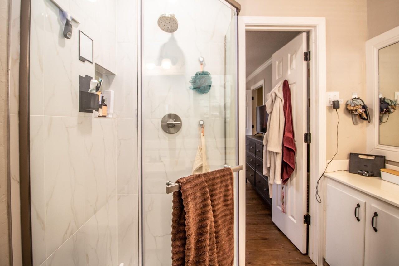 5219 9th St - Photo 3 of 23