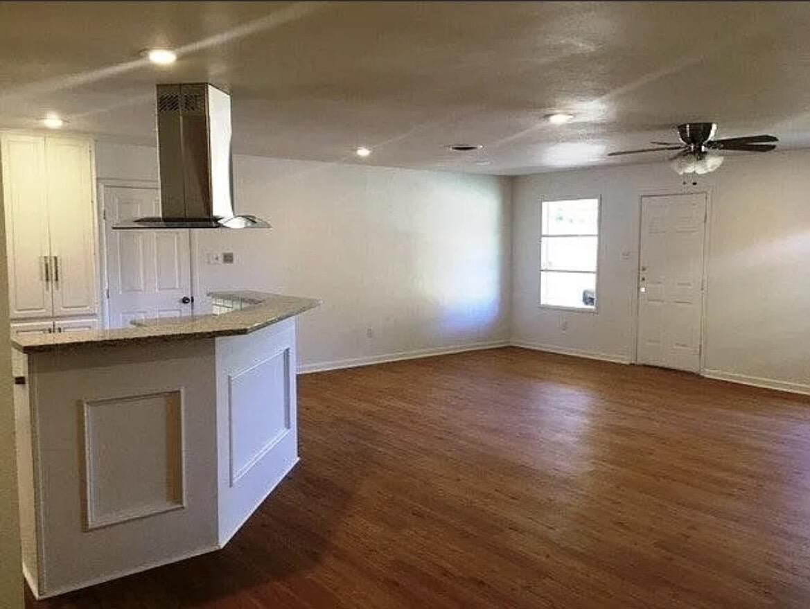 4914 17th Pl - Photo 7 of 22