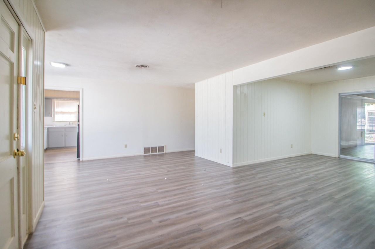 5306 Gary Ave Apt B #B - Photo 3 of 25