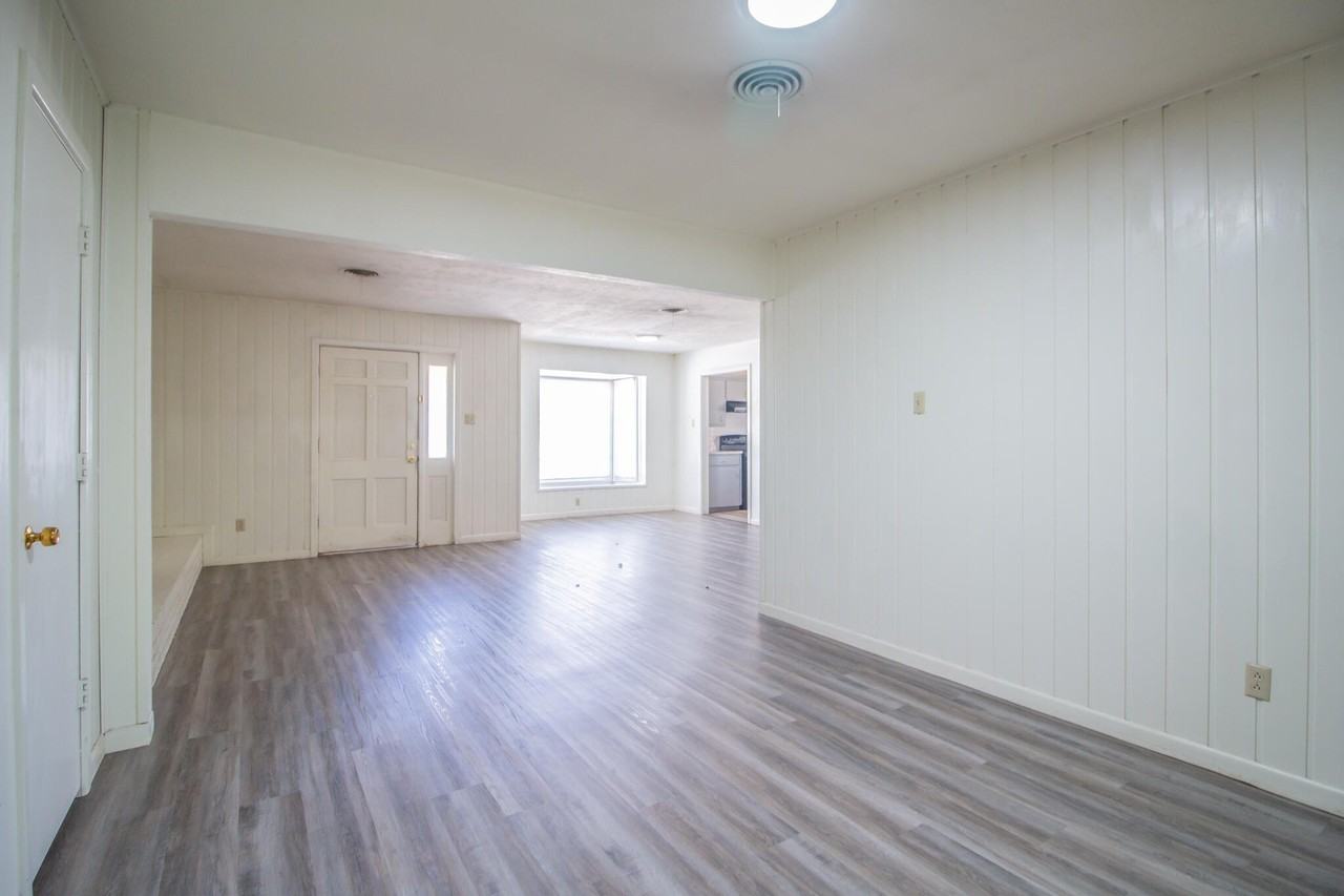 5306 Gary Ave Apt B #B - Photo 5 of 25